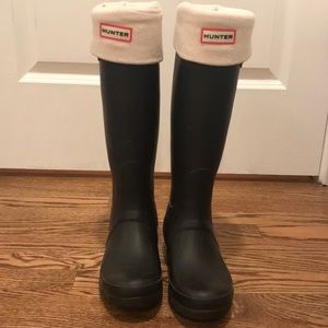 Black hunter boots